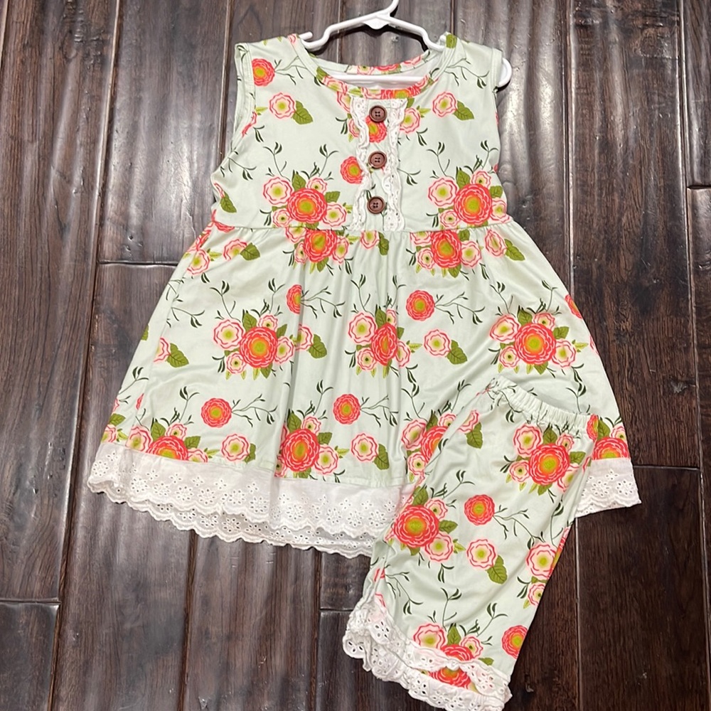 Boutique 2pc Floral Shorts Set Sz 6/7